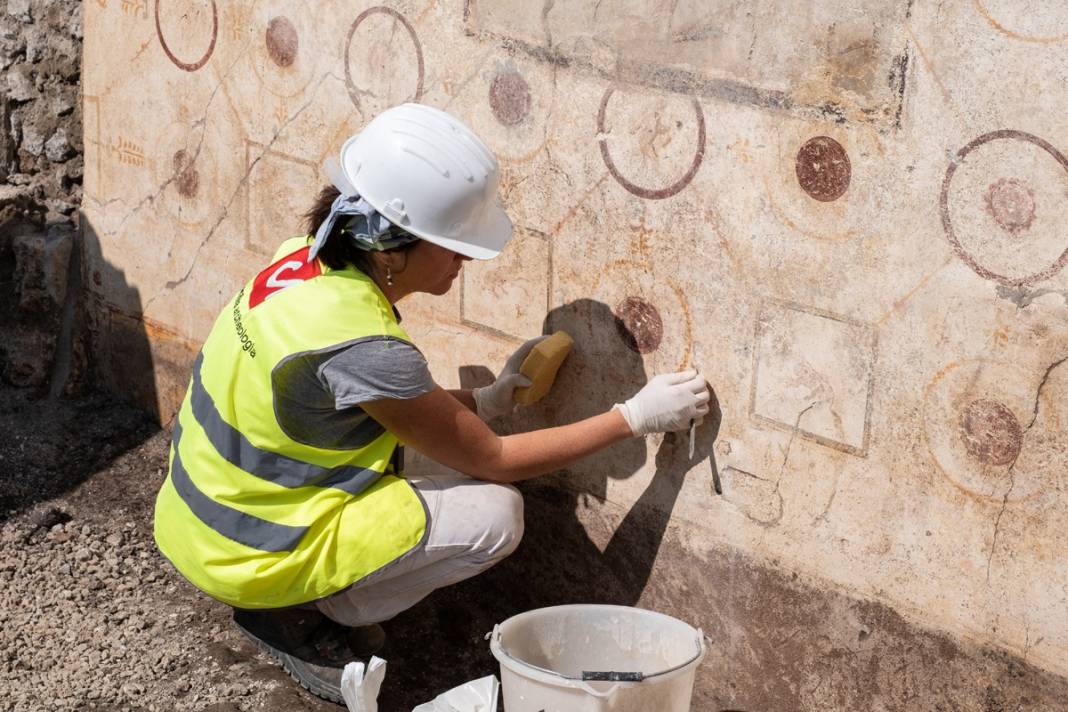 15 dakikada yeryüzünden silinen Pompei'de yeni keşif: Fırına sığınmışlar... 43